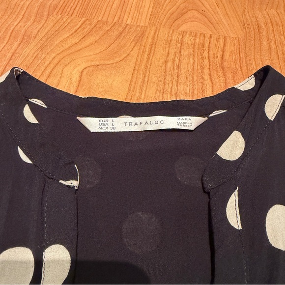 Zara Trafaluc Women’s Black & White Polka Dot Sleeveless Blouse Top size Large - Picture 4 of 9